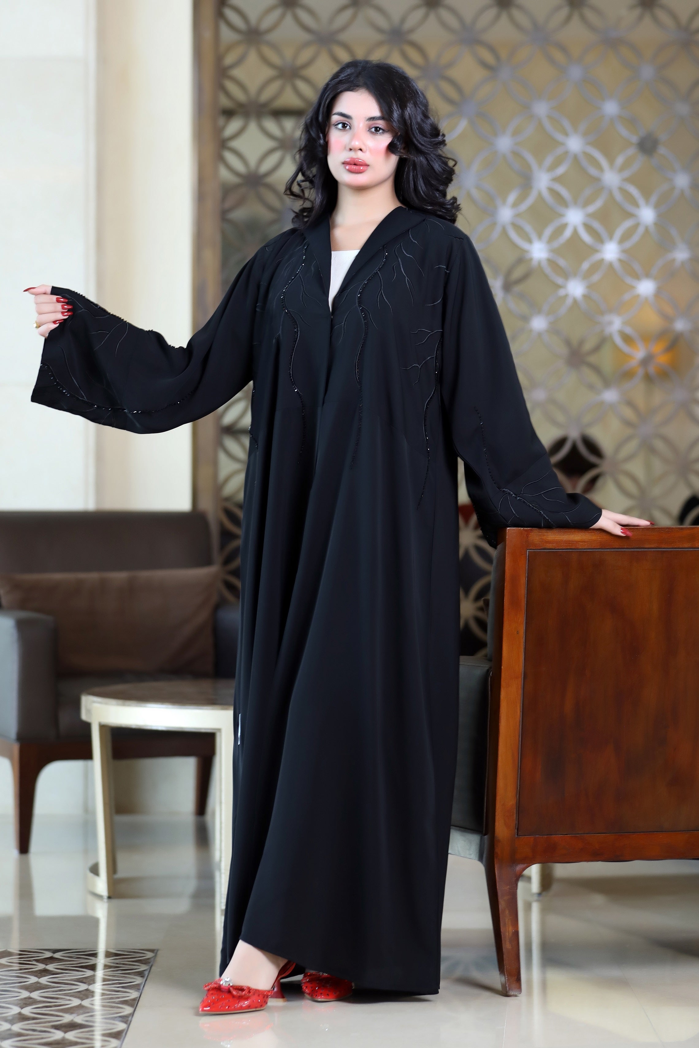Kuwaiti-Cut abaya with beads