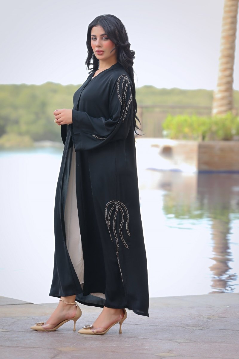 Black abaya with golden beads - Abayat Qumasha Wa Naqsha