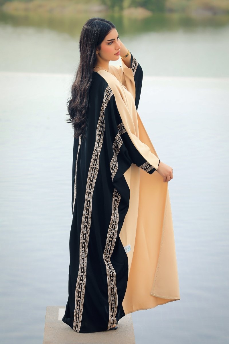 Black & Beige Saudi bisht abaya - Abayat Qumasha Wa Naqsha