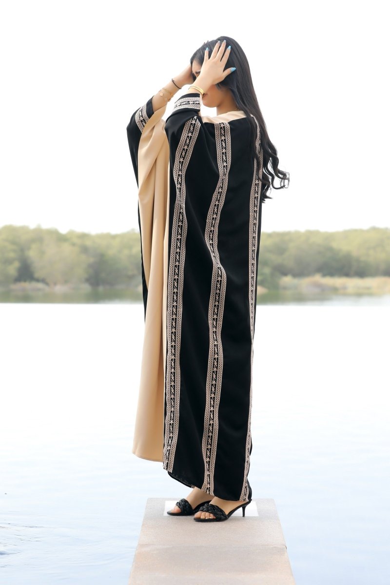 Black & Beige Saudi bisht abaya - Abayat Qumasha Wa Naqsha