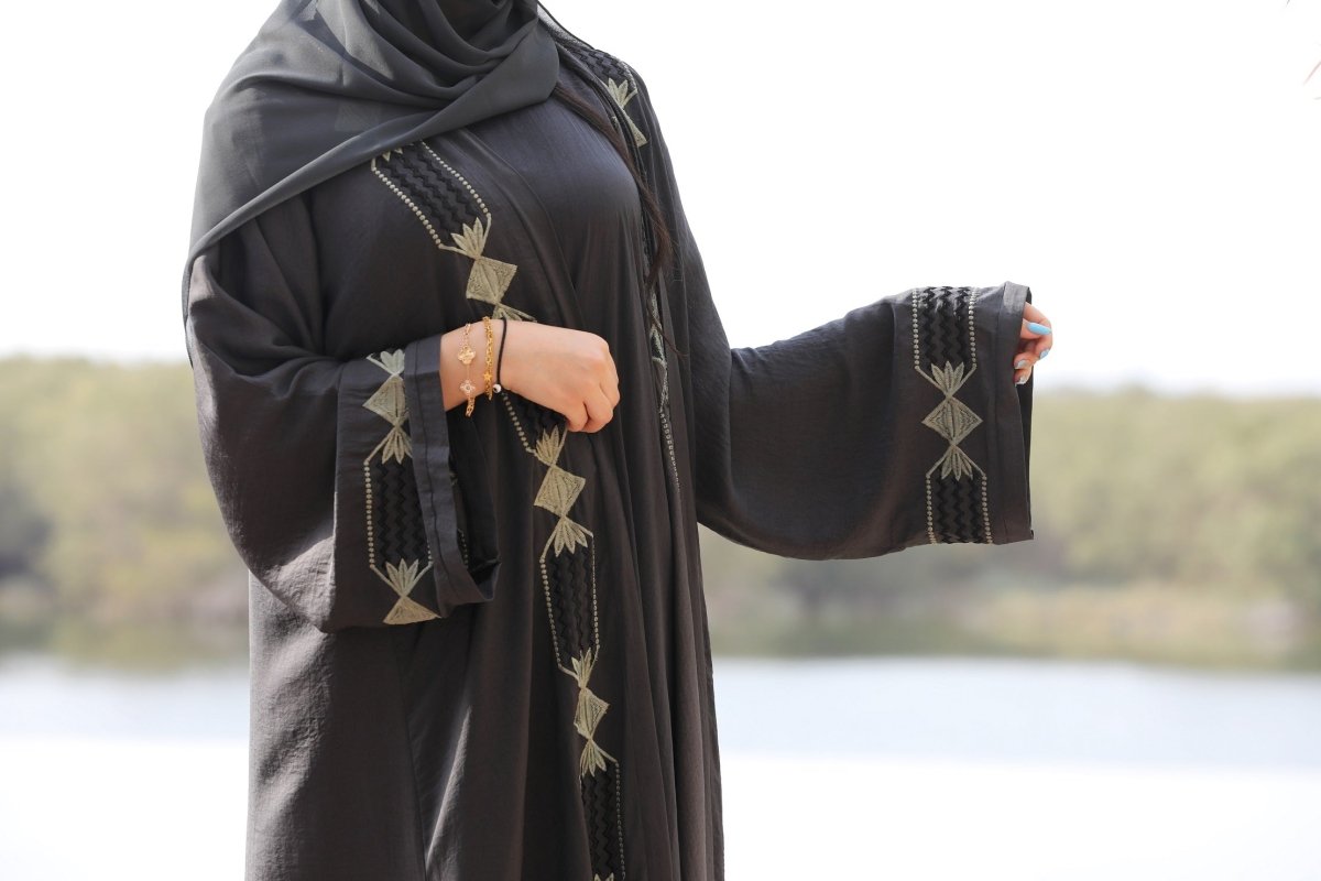 Luxury Colored Abaya - Abayat Qumasha Wa Naqsha