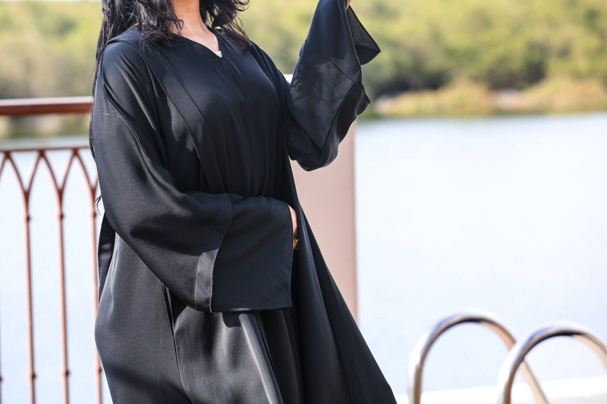 Plain cloche abaya - Abayat Qumasha Wa Naqsha